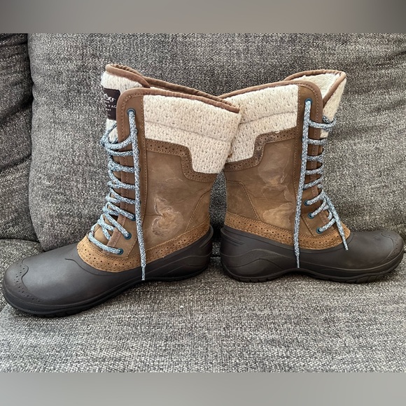 Snow Boots - Picture 4 of 4